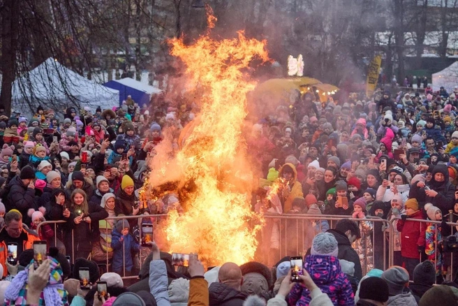 Источник: Парк им. Бабушкина: ледовый каток, аттракционы