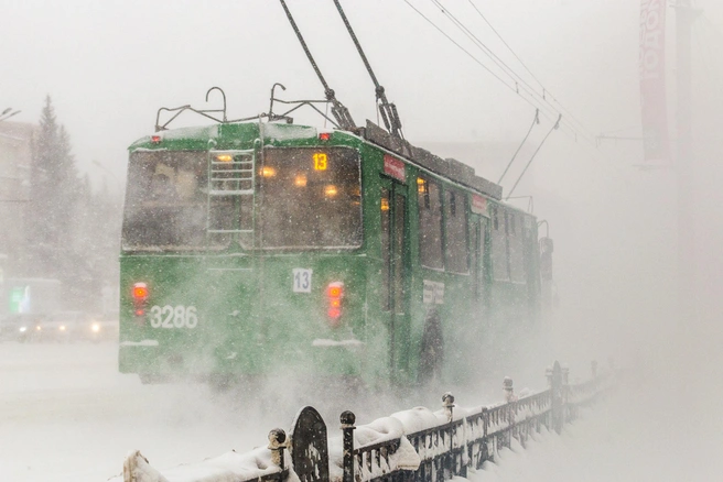 Автобусам и большегрузам запретили въезд на федеральные трассы | Источник: Ольга Бурлакова / NGS.RU