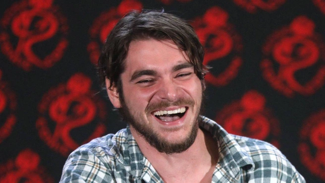 Mitte spent years having speech therapy as he battled cerebral palsy. | Источник: MEGA