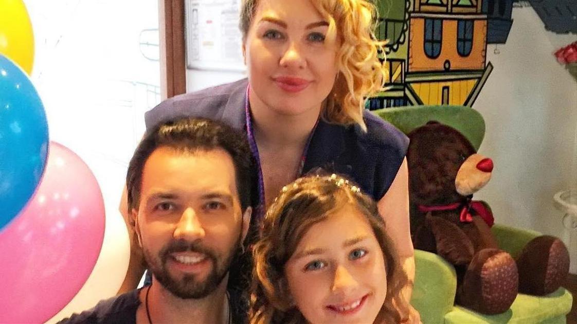 Дочь Евы Польны и Дениса Клявера выросла настоящей красавицей: как сегодня выглядит Эвелин