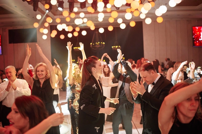 Команда профессионалов возьмет на себя все задачи по организации, от составления меню до координации в день события | Источник: Marshаl Grand Hall