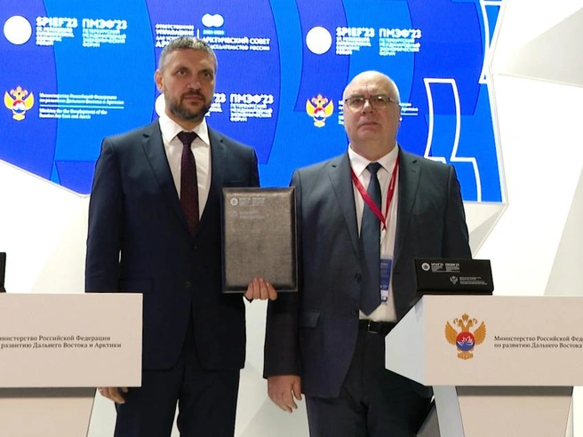 Подписание соглашения с компанией «Техноинвест Альянс» о сотрудничестве при создании в Краснокаменске химико-металлургического завода по переработке концентратов редких металлов | Источник: пресс-служба правительства Забайкальского края