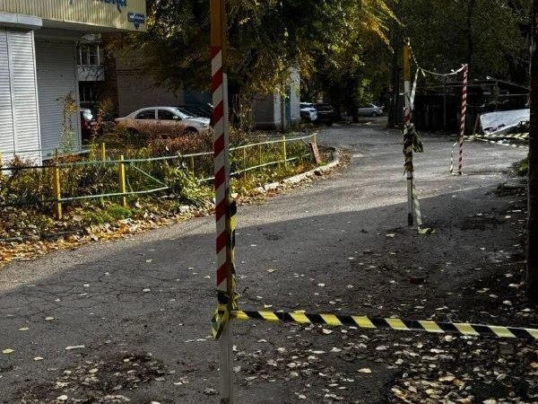 Проезд по переулку значительно усложнился | Источник: читатель 161.RU