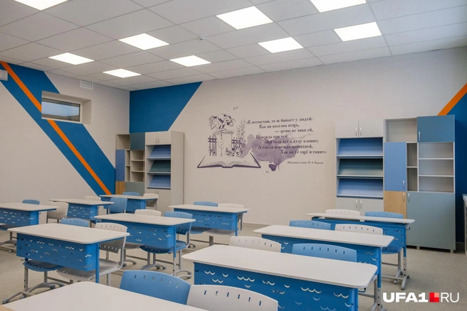 Преподавателя школы во Владивостоке, из-за которого началась травля ученицы, отстранили | Источник: Булат Салихов / UFA1.RU