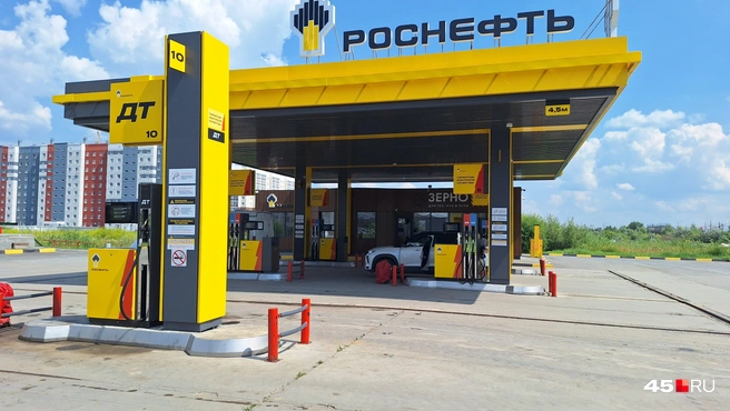В обеденное время на «Роснефти» не было очереди | Источник: Александр Лисихин / 45.RU