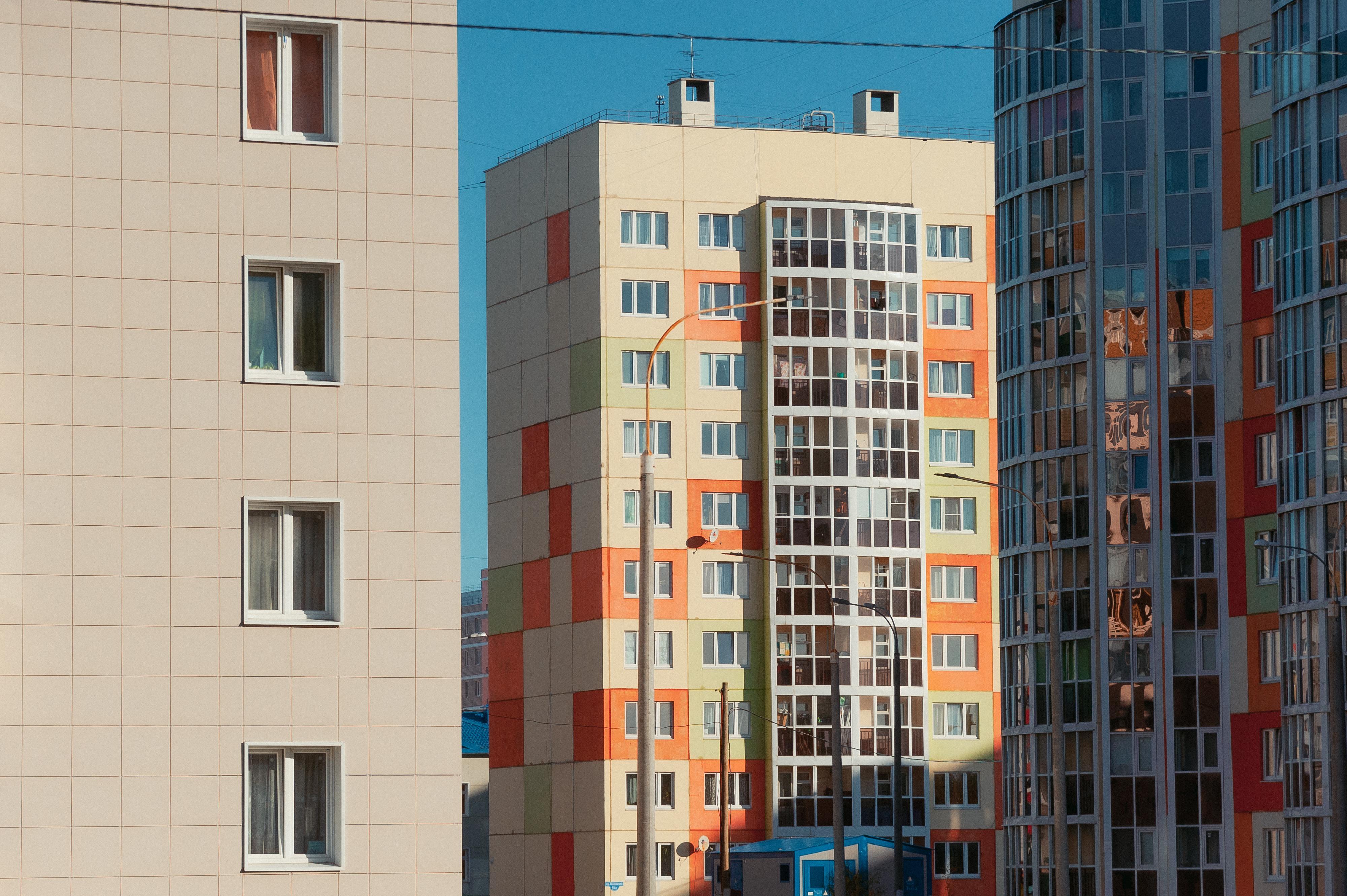 «Не торопитесь покупать студию»: как жителям Архангельской области распорядиться льготной ипотекой