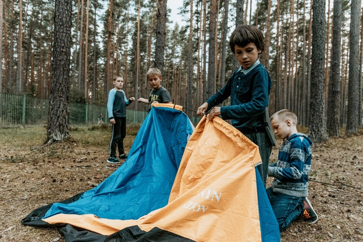 Родители экономят на детях: в России спрос на летние лагеря рухнул на четверть | Источник: lilaclion/Shutterstock/Fotodom.ru