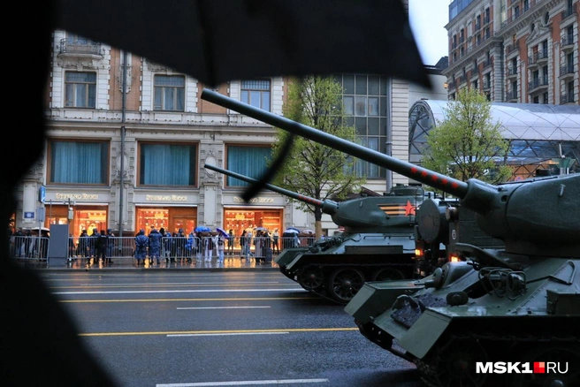 Военная техника на Тверской улице | Источник: Артем Устюжанин / MSK1.RU