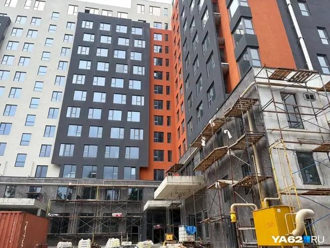 На достройку проблемного «Дома на Ленкома» не хватает денег