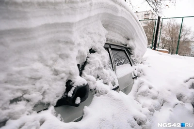 Жители Кузбасса жалуются на непроходимые дороги из-за снега