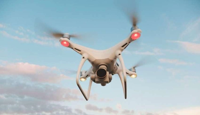 под запрет попадает публикация и распространение в средствах массовой информации и интернете любых сведений, которые позволяют идентифицировать тип беспилотников, их траекторию полета, места атак или расположение объектов ПВО | Источник: Nk-tv.com