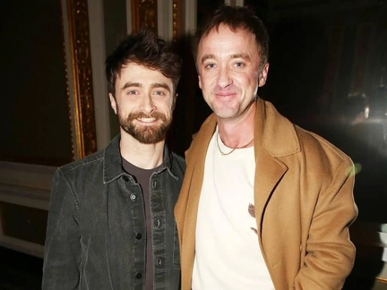 Гарри Поттер и Драко Малфой после стольких лет: встреча повзрослевших Дэниела Рэдклиффа и Тома Фелтона поразила фанатов