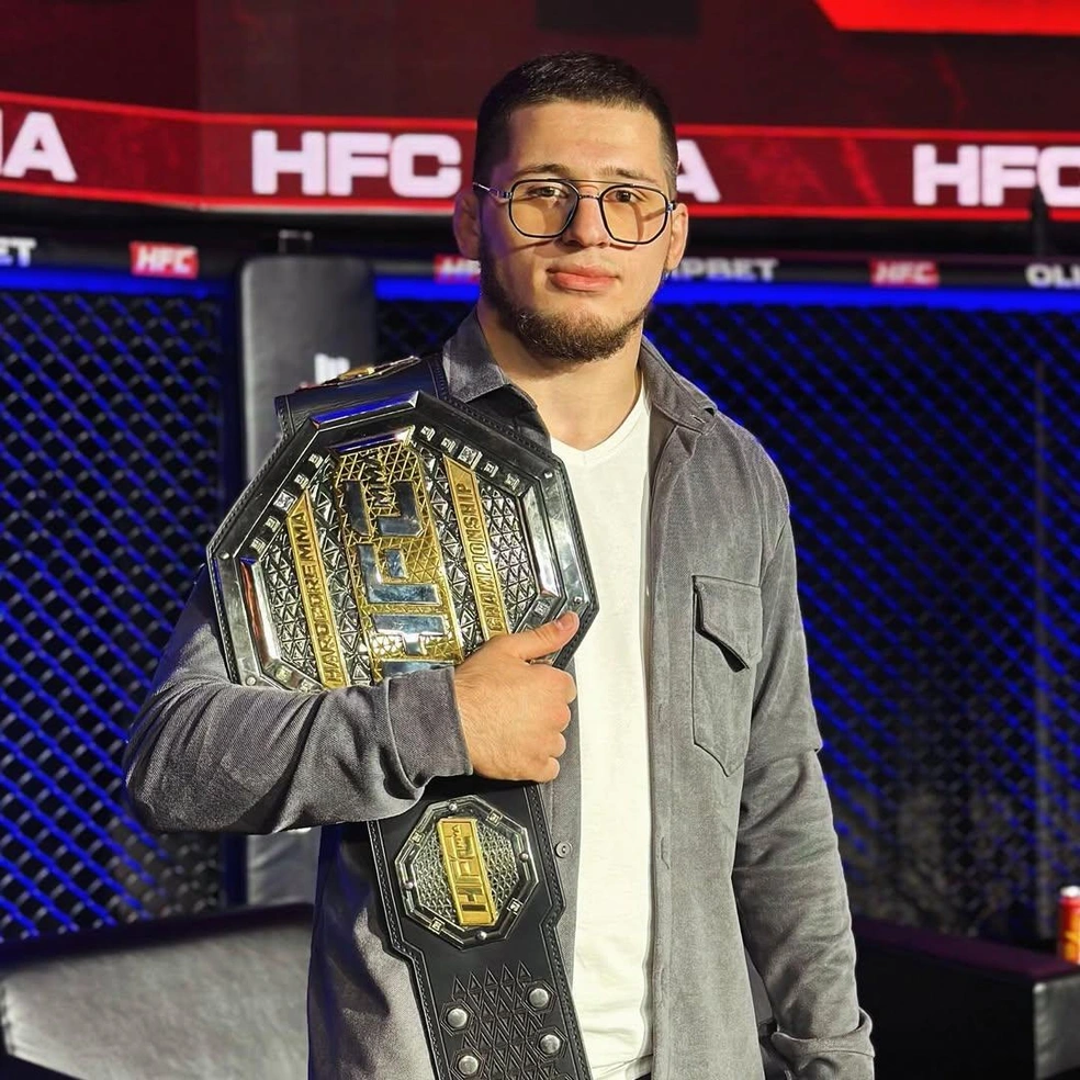 Мансур&nbsp;— брат Исы, боец смешанных единоборств | Источник: mansur_mma66 / Instagram.com (соцсеть запрещена на территории РФ)