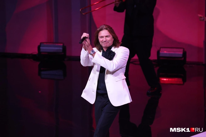 На сцену поднялся член жюри Дмитрий Маликов | Источник: Татьяна Спиридонова / MSK1.RU