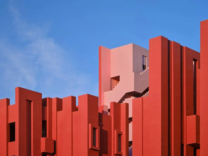 Muralla Roja Рикардо Бофилла в объективе канадских фотографов