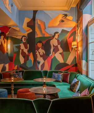 Яркий бар Magritte в Брюсселе