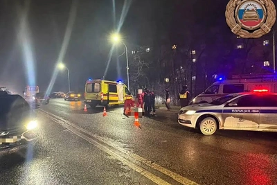 Женщина погибла, переходя дорогу вне пешеходного перехода