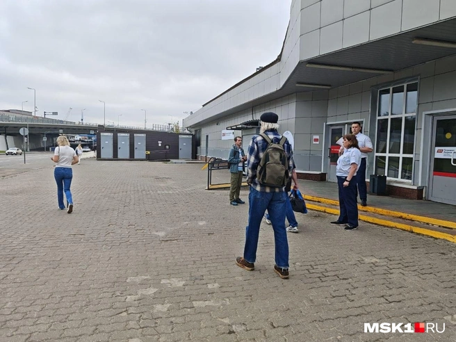 На станции МЦД-3 дежурят сотрудники железной дороги | Источник: Анастасия Харитонова / MSK1.RU