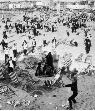 История одной фотографии: массовая драка рокеров и модов на пляже, 1964 год