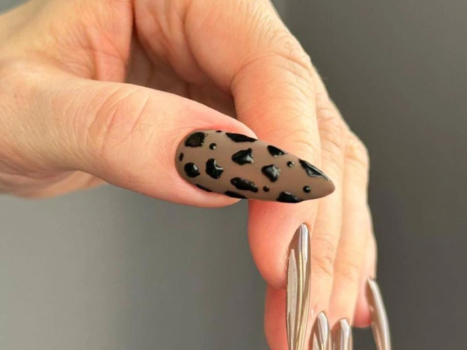 Источник: nebo.salon.ekb / Instagram.com (экстремистская организация, деятельность запрещена на территории РФ)