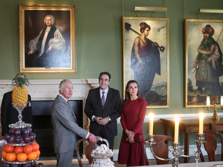 А что скажет Камилла: в Сети обсуждают «жаркую» встречу королевы Летиции и принца Чарльза