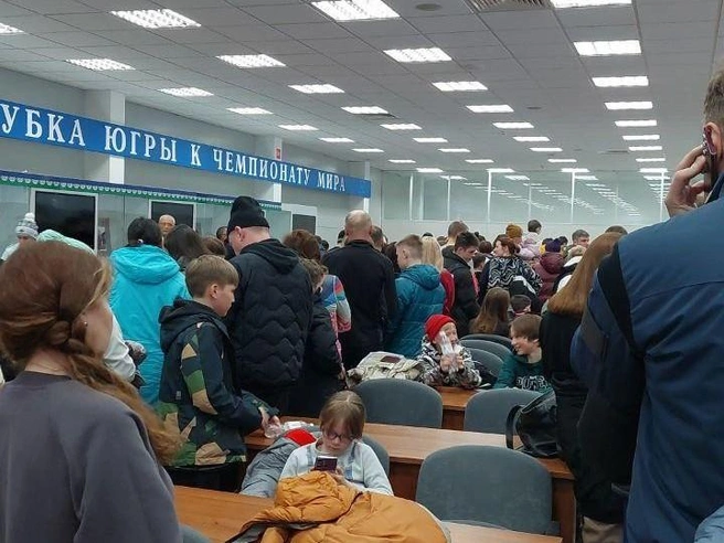 Участники марафона стояли в очереди по 2–5 часов, чтобы получить свой номер | Источник: Руслан Кухарук / T.me