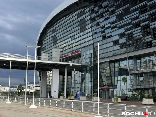 Пассажирам рекомендуют узнавать информацию о фактическом движении поездов перед выездом на вокзал | Источник: Анна Грицевич / SOCHI1.RU