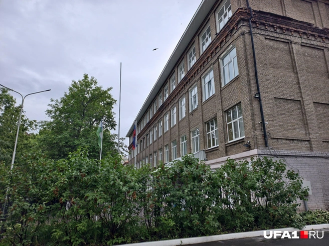 В восьмую школу приезжал депутат | Источник: Булат Салихов / UFA1.RU