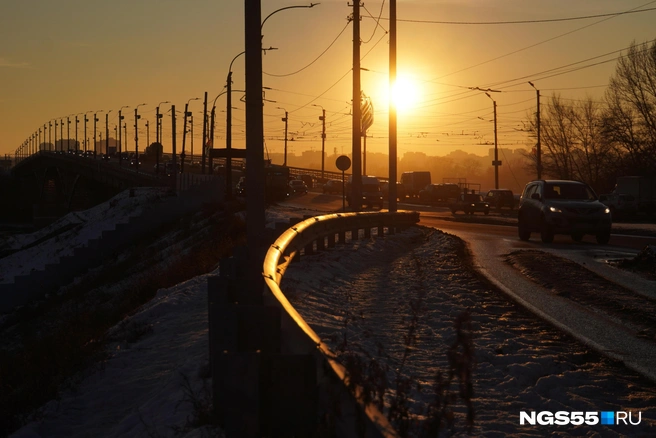 Омичи вынуждены стоять в пробках по пути на Московку | Источник: Евгений Софийчук / NGS55.RU