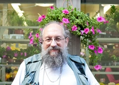 Анатолий Вассерман: «На свадьбах говорю молодым: «Очень рад, что вы не повторили мою ошибку»