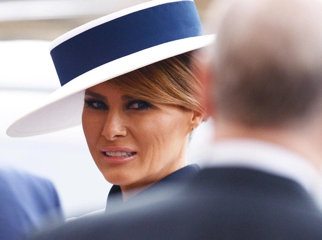 Cвадебное платье Мелании Трамп от Dior выставили на eBay за полцены