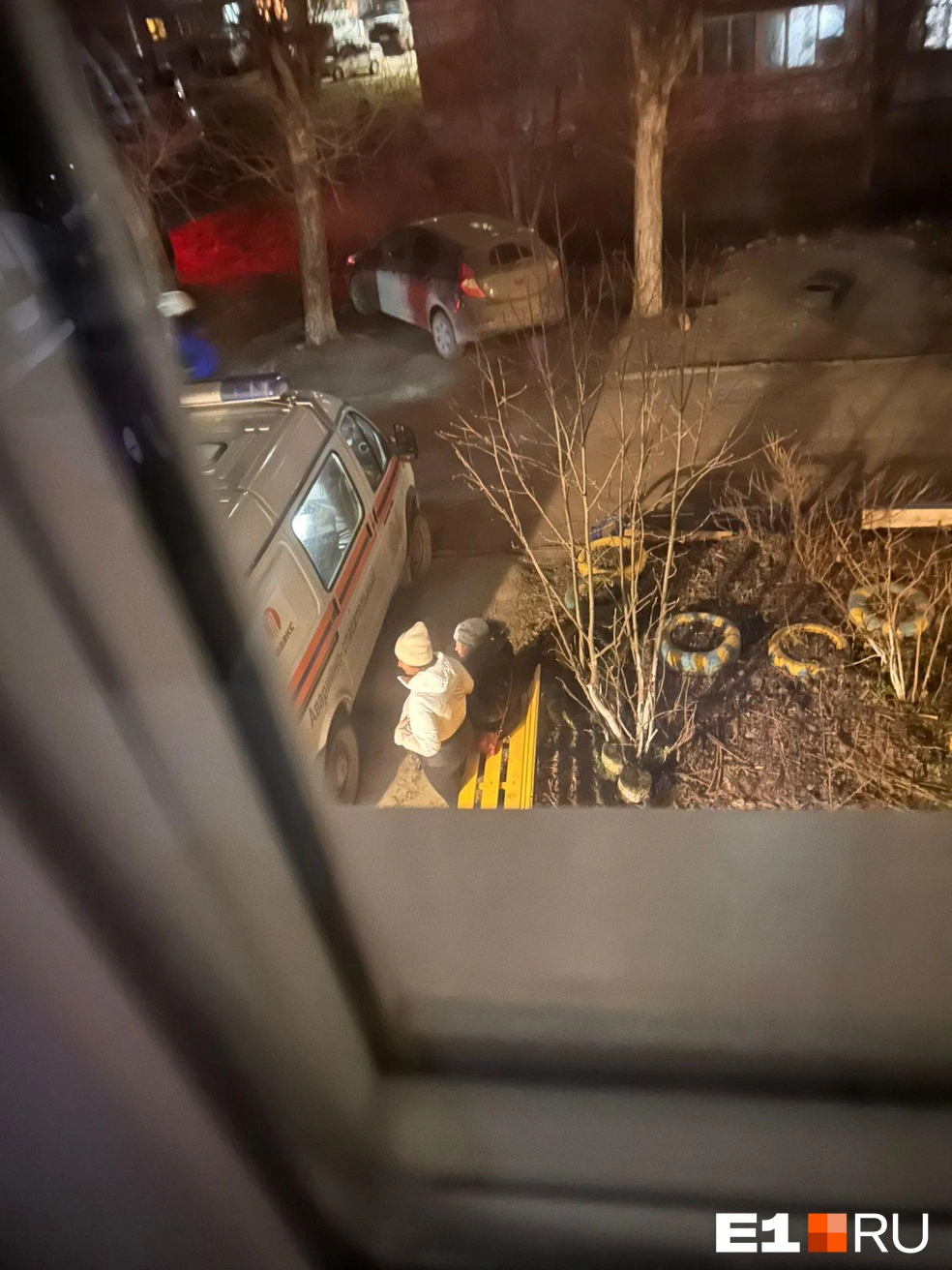 Мать Азата пыталась уговорить сына сдаться  | Источник: читатель E1.RU 