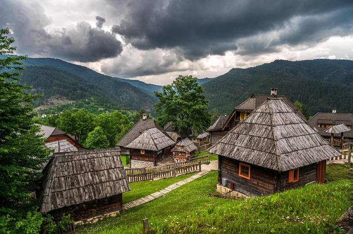 Этнодеревня Дрвенград | Источник: Robert Kimle/Shutterstock/Fotodom.ru