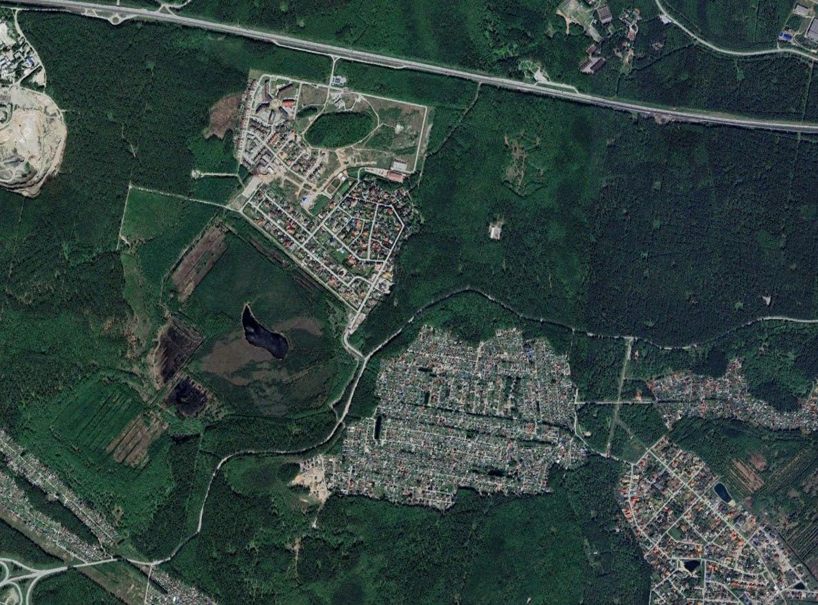 Снимки 2006 и 2022 года. «Карасьеозерский-1» построили в 2005-м | Источник: earth.google.com