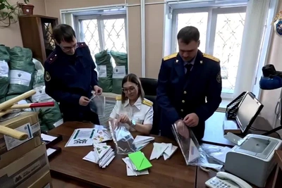 Офицеры СКР отправили гумпомощь бойцам СВО