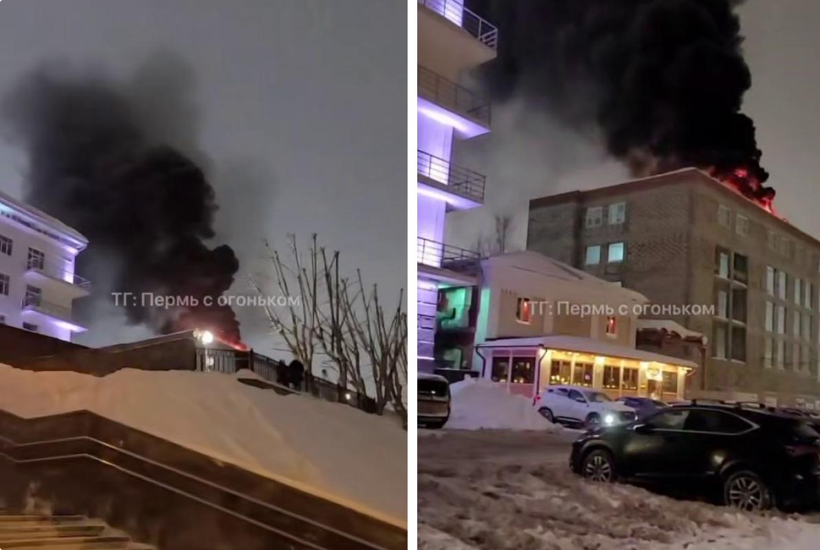 Ночью в центре Перми загорелось здание будущего четырехзвездочного отеля — густой дым поднимался от крыши