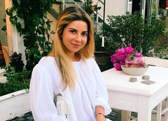 Беременная Галина Юдашкина улетела рожать в США