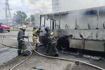 Пожар в автобусе в Бийске: 15 человек эвакуировались, среди них 5 детей