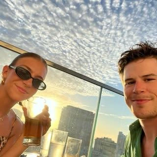 Сидят красивые | Источник: dstewart18 / Instagram (экстремистская организация, деятельность запрещена на территории РФ)