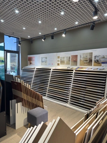 Есть услуга хранения на складе | Источник: салон напольных покрытий «Планета пола»