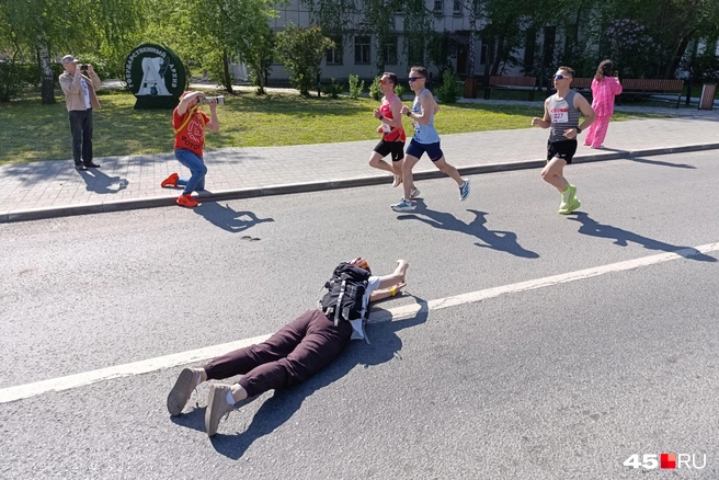 Фотографы старались поймать кадры | Источник: Надежда Тихомирова / 45.RU