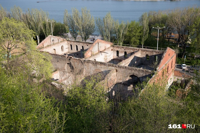 Парамоновские склады обещали реконструировать много лет назад | Источник: Евгений Вдовин / 161.RU