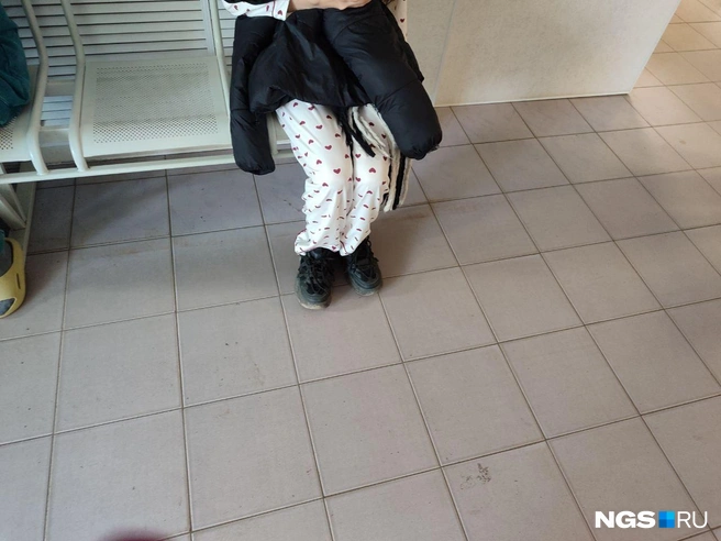 Кто-то из детей был одет в обычную одежду, кто-то — в пижамы | Источник: Мария Тищенко / NGS.RU