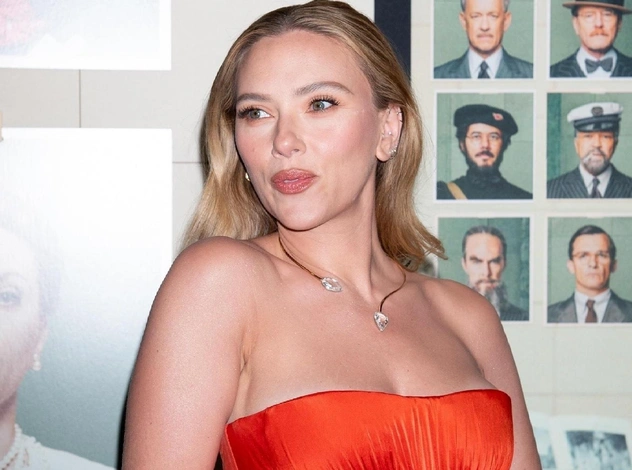 Кудрявые, так еще и боб — Скарлетт Йоханссон сменила имидж