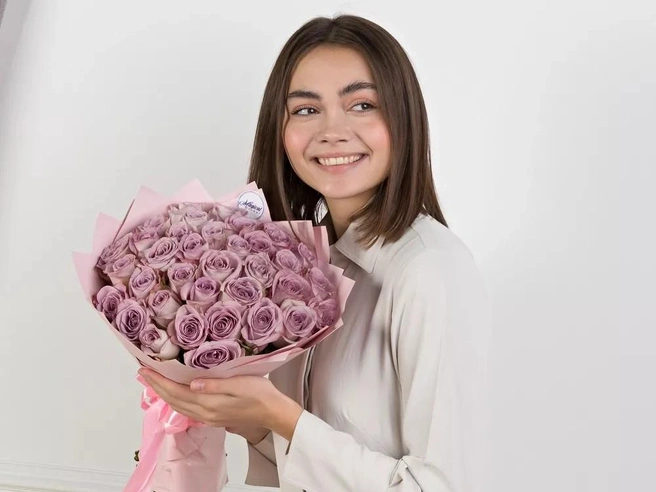 Роза остается королевой подарочных букетов | Источник: Magicalflower.ru