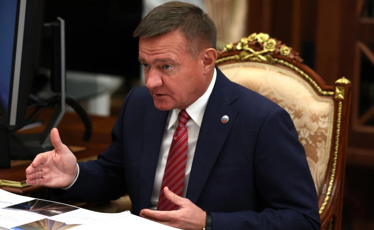 Министр транспорта России Роман Старовойт выступает с докладом президенту Владимиру Путину во время встречи один на один в Кремле 30 января 2025 года | Источник: Gavriil Grigorov/Kremlin Pool/Alamy Live News