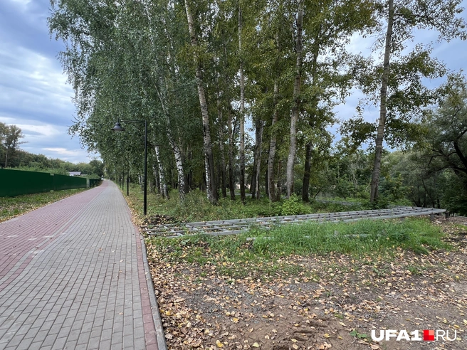 Вправо будет уходить спуск к реке | Источник: Андрей Бирюков / UFA1.RU