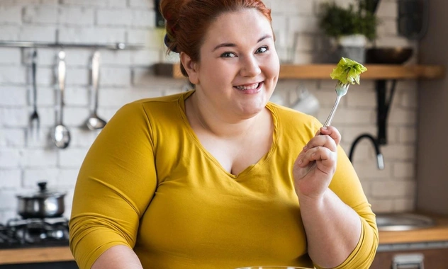 Начните сейчас: 4 совета диетолога, которые помогут без голодовок похудеть к Новому году