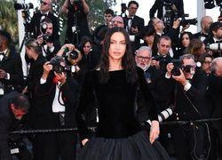 Ирина Шейк вернулась в детство — и мы вместе с ней