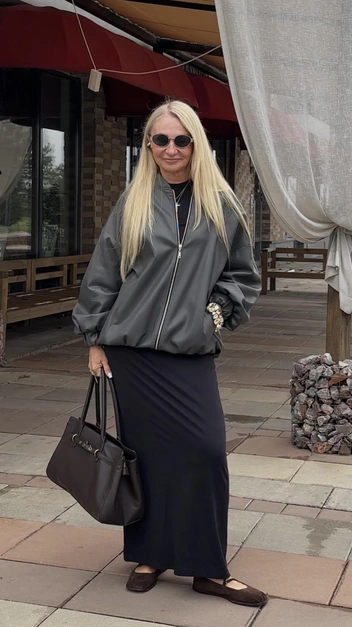 Стилист рекомендует носить бомберы с платьями | Источник: Оксана Мамедова